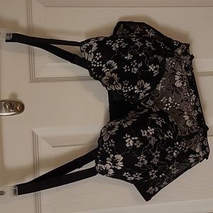 Never worn black and white lace bra